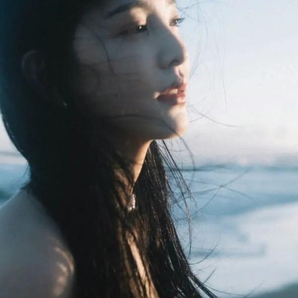女孩的灵缇犬
